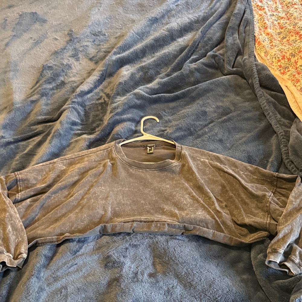 Forever 21 Gray Long Sleeve Tee